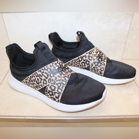 adidas Shoes - Adidas slip-on sneakers (women’s 9)